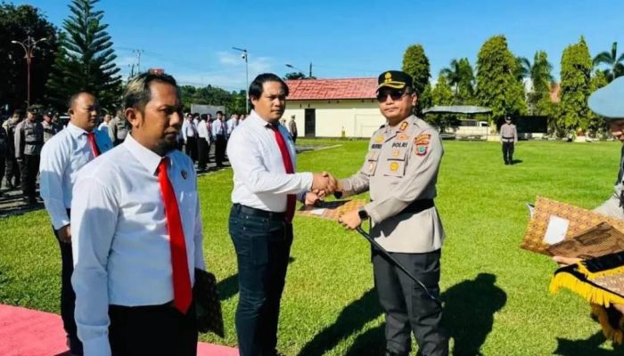 Berhasil Tangkap Buron di Gorontalo, Tim Resmob Polres Minsel Dapat Penghargaan Dari Kapolres