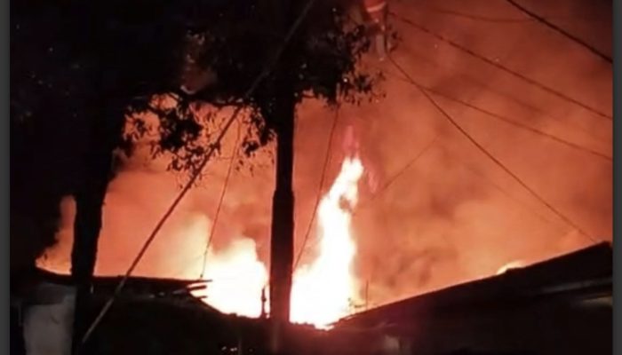 Si jago merah hanguskan 5 ruangan kelas dan 1 gudang SD GMIM 6 Tomohon semalam