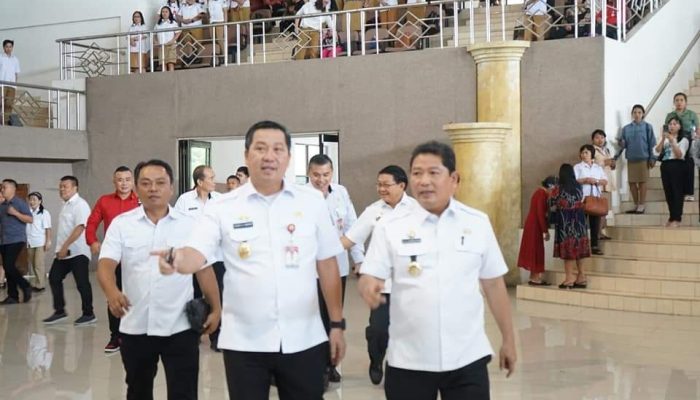Ikut dihadiri Wagub Steven Kandouw, Kumendong lantik 384 P3K dan 17 PNS di lingkup Pemkab Minahasa