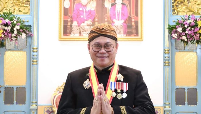 Bupati Minahasa Noudy Tendean Terima Gelar Ningrat Kehormatan Kanjeng Raden Tumenggung