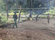 Tingkatkan Minat Berolahraga, Satgas TMMD Benahi Lapangan Volly