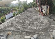 Berita Foto Pemdes Ranotongkor Timur telah menyelesaikan 100℅ Kegiatan Pekerjaan Jalan Paving Total 200 meter