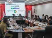 Dipimpin Gunernur Yulius Selvanus, Sekda Watania hadiri “Dedicated Team Meeting RIRU” di Bandara Sam Ratulangi.