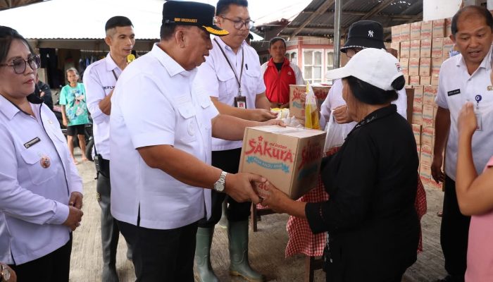 Pemkab Minahasa mulai salurkan bantuan untuk korban banjir luapan danau Tondano, Warga : Pintu air tetap harus dibuka