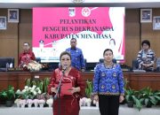Martina Dondokambey Lengkong minta pengurus Dekranasda selalu berkontribusi dalam memajukan sektor kerajinan di Minahasa