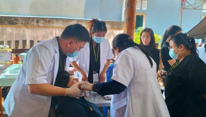 Polda Sulut dan Pemdes Pakuweru bersenerji dalam kegiatan bakti kesehatan