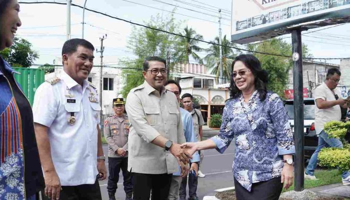 Menteri Ekraf Kunjungi Galeri Dekranasda Bitung, Ellen Honandar: Ini Semangat Baru bagi UMKM