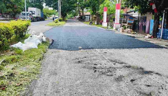 Jalan Rusak di Jalur 46 Bitung Mulai Diperbaiki, Warga Lega