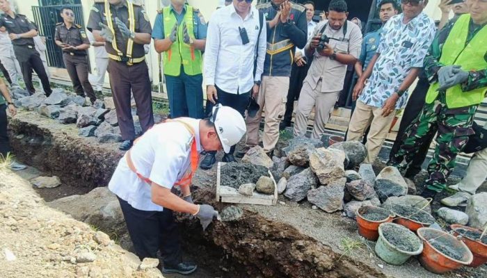 Wali Kota Bitung Letakkan Batu Pertama Pembangunan Mushola dan Rumah Ibadah Oikumene di Kejari Bitung
