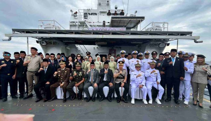 Peringati HUT Mahkamah Agung, PN/Perikanan Bitung Gelar Tabur Bunga di Kapal Patroli ORCA 04