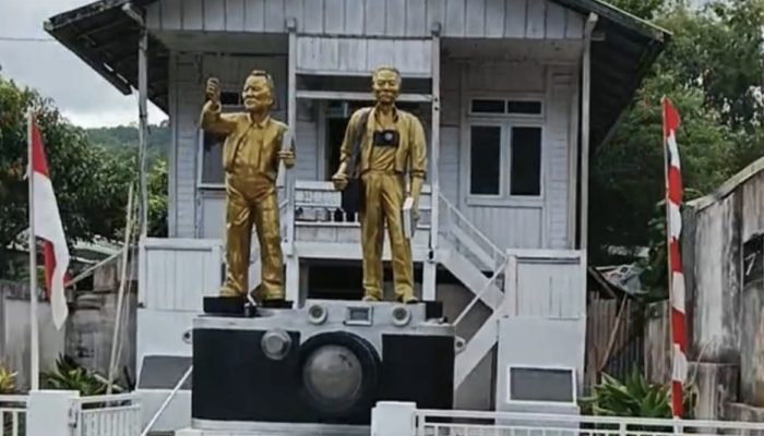 Tugu Pers Mendur Bersaudara akhirnya dapat perhatian Kemensos, Wabup Vasung apreseasi