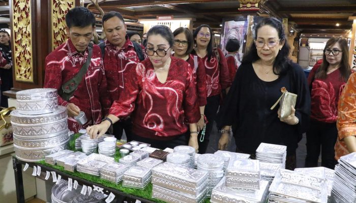 Martina bawa Dekranasda Minahasa studi tiru di Provinsi Bali