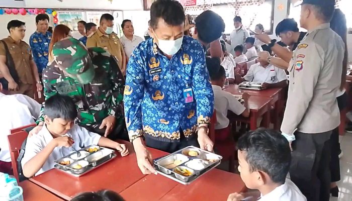 Sonny Sagai Resmikan Program BGN Perdana Presiden Prabowo Subianto di Kecamatan Tenga