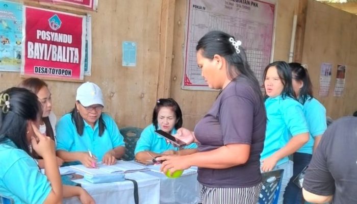 Hukum Tua Wenny Tumuju: Posyandu Desa Toyopon Terus Jaga Kesehatan Warga