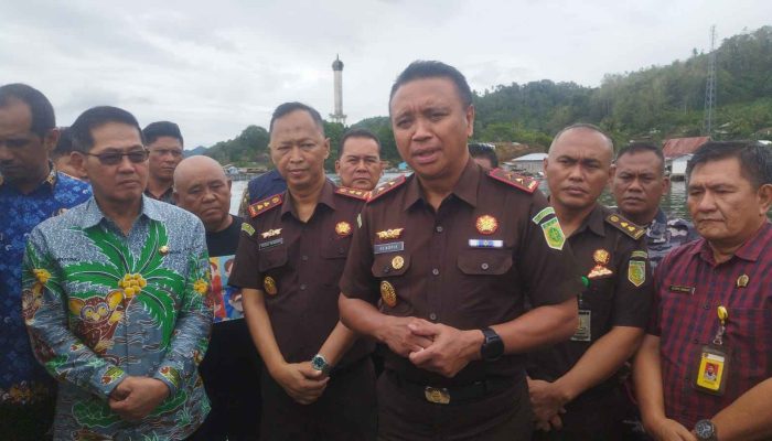 Kepala Kejati Sulut Resmikan Radio Adhyaksa dan Kampung Nelayan Adhyaksa di Bitung