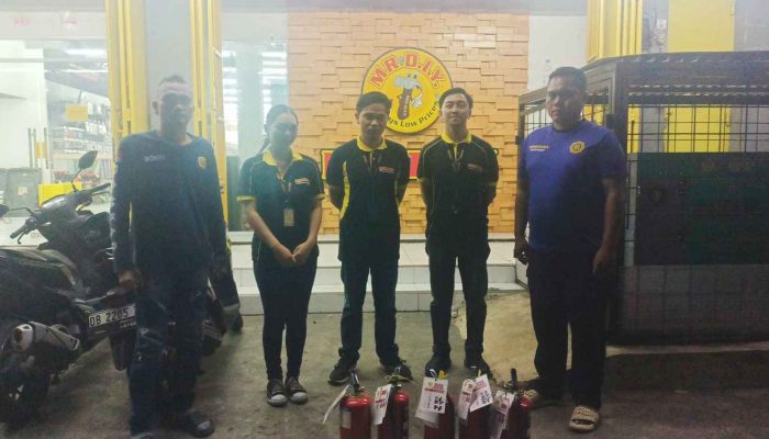 CV Dvincen Jaya Periksa dan Servis APAR di Sejumlah Outlet MR DIY Sulawesi Utara