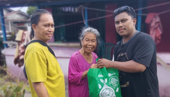 Warga Bitung Timur Rayakan HUT RI dengan Lomba dan Berbagi Sembako