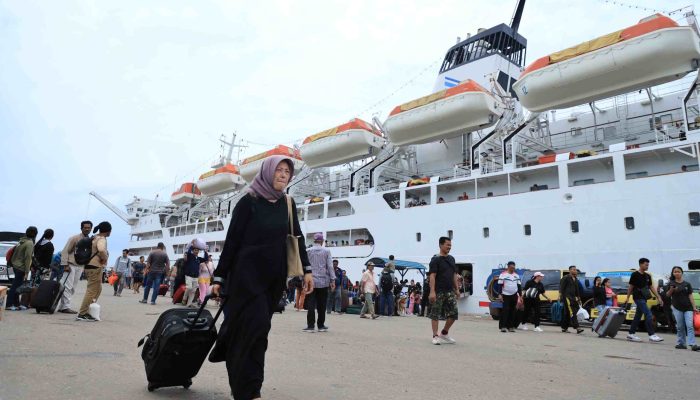 PELNI Pastikan Pelayaran Tetap Aman di Tengah Erupsi Gunung Anak Krakatau